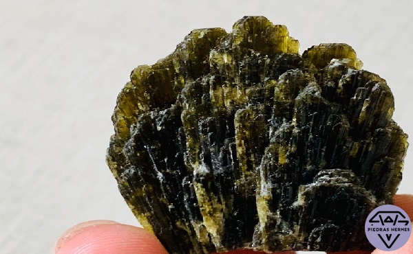 /storage/photos/1/Category/epidote.jpeg